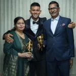 Yashasvi-Jaiswal-family-photo-asksportsinfo